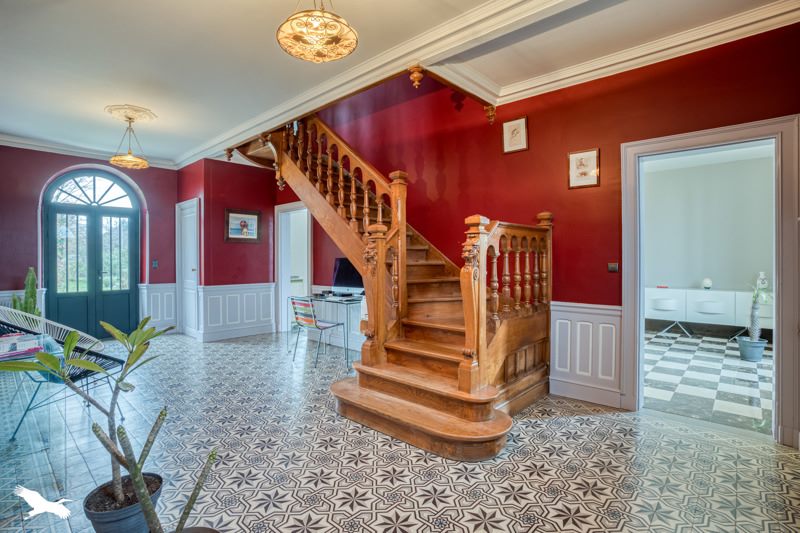 Vente Maison PINEUILH - 6 pièces -234 m² - (33220)