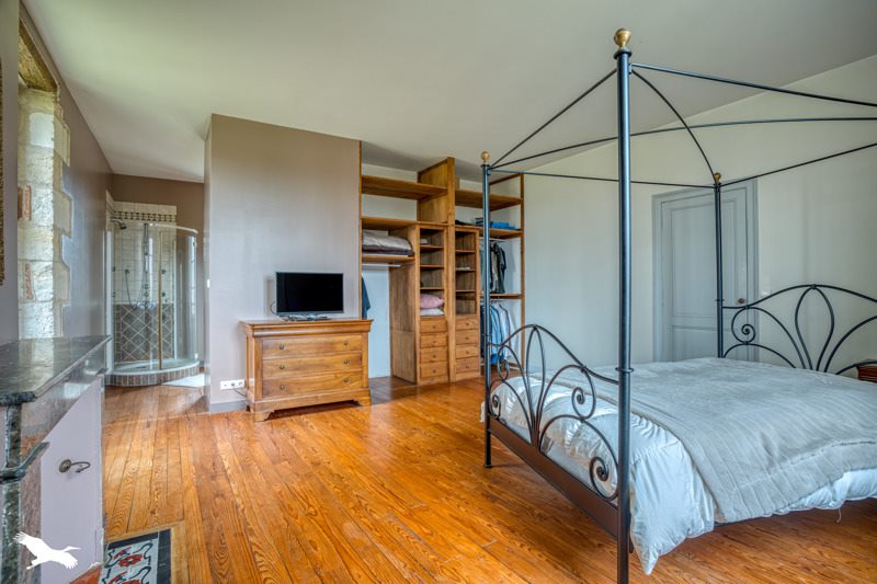 Vente Maison PINEUILH - 6 pièces -234 m² - (33220)