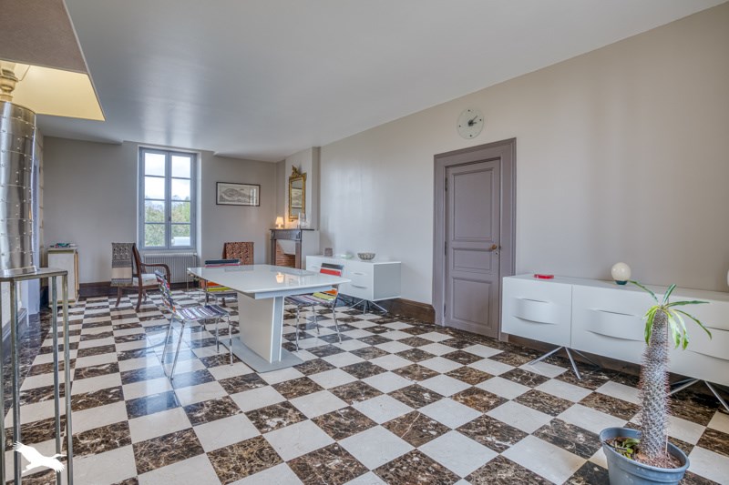 Vente Maison PINEUILH - 6 pièces -234 m² - (33220)