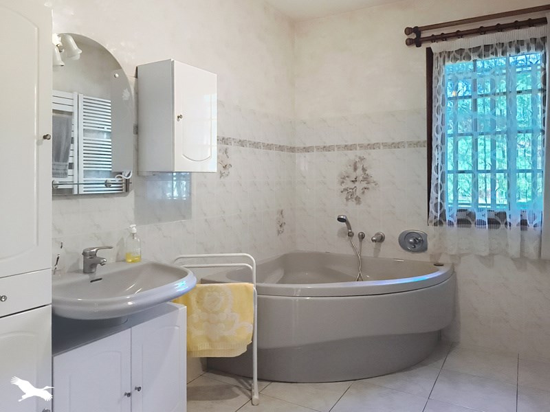 Vente Maison ST SEURIN DE PRATS - 4 pièces -218 m² - (24230)