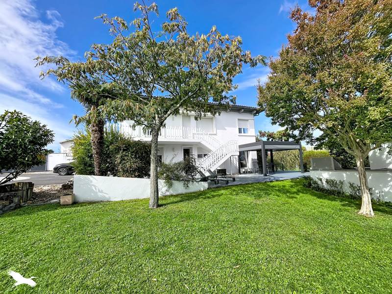 Maison 8 pièces 246 m² · à Vaux-sur-Mer · 246 m² · 1 249 000 €