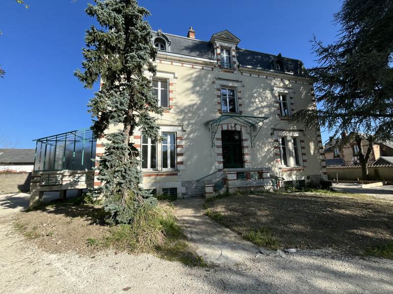 Vente Appartement BOURGES - 1 pièce -150 m² - (18000)