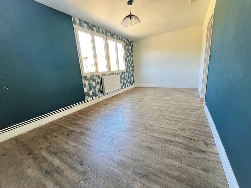 Vente Maison ST DOULCHARD - 5 pièces -82 m² - (18230)