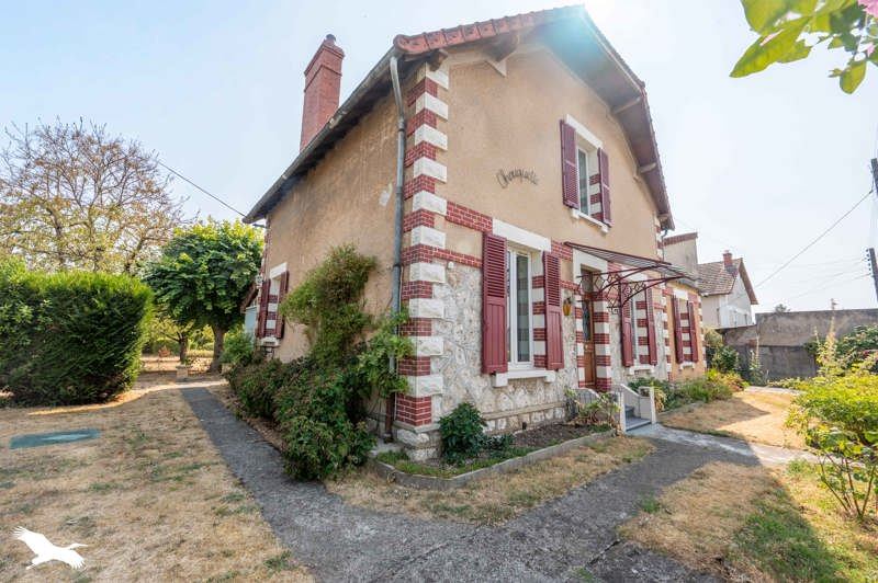 Vente Maison ST GERMAIN DU PUY - 7 pièces -138 m² - (18390)