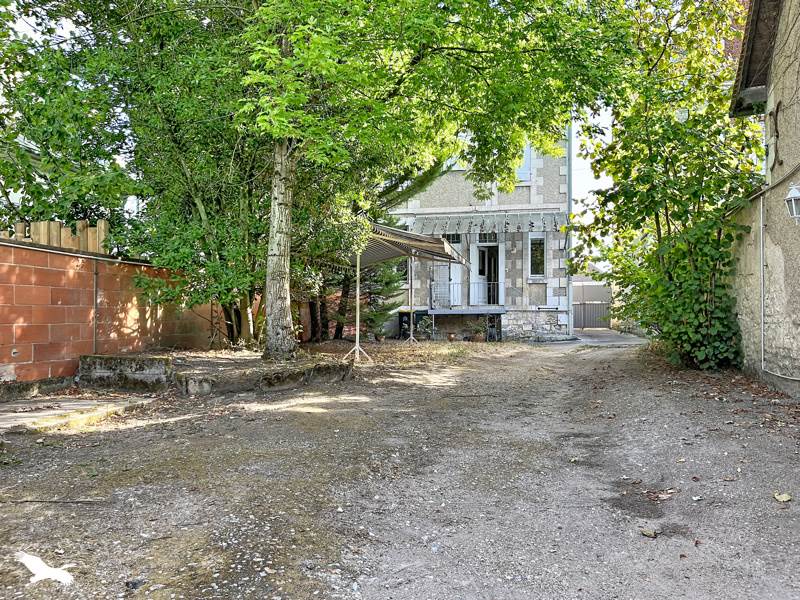 Vente Maison Bourges - 6 pièces -160 m² - (18000)