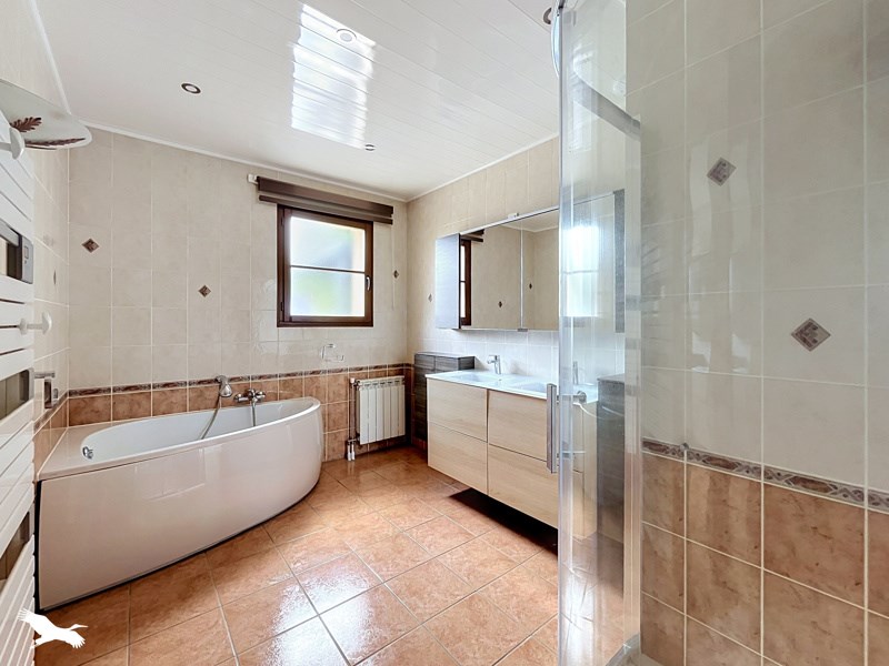 Vente Maison Bourges - 5 pièces -143 m² - (18000)