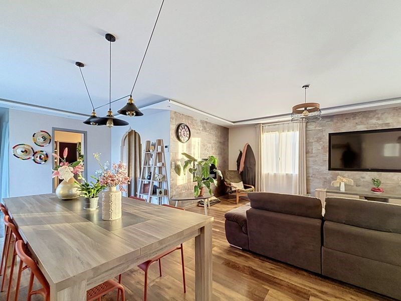 Vente Maison Bourges - 6 pièces -191 m² - (18000)
