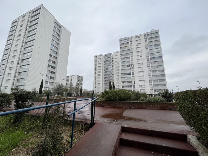 Vente Appartement ST PIERRE DES CORPS - 5 pièces -75 m² - (37700)