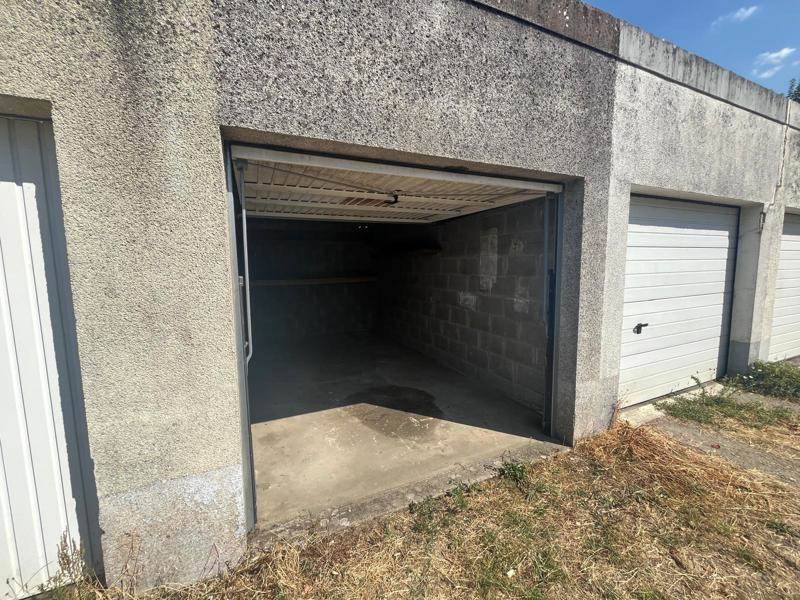 Vente Parking Saint-Pierre-des-Corps - -  14 m² - (37700)
