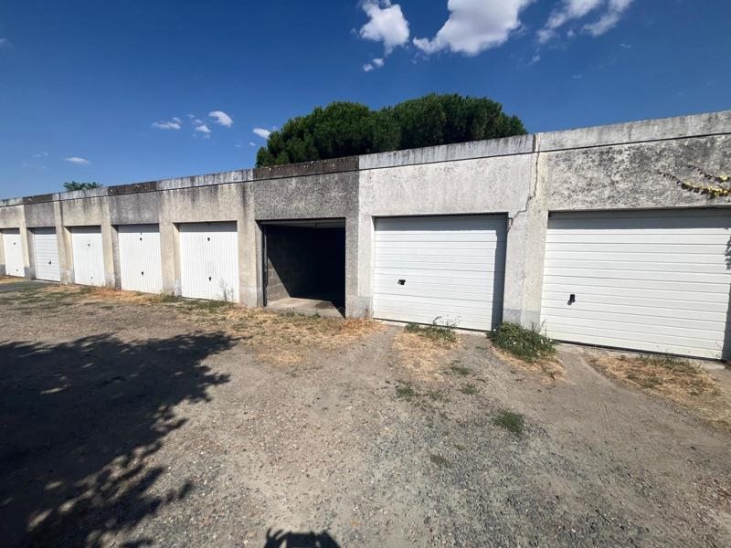 Vente Parking Saint-Pierre-des-Corps - -  14 m² - (37700)