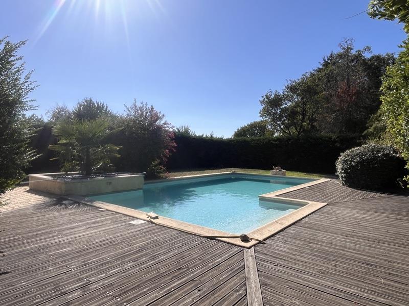 Vente Maison Saint-Laurent-des-Vignes - 6 pièces -198 m² - (24100)
