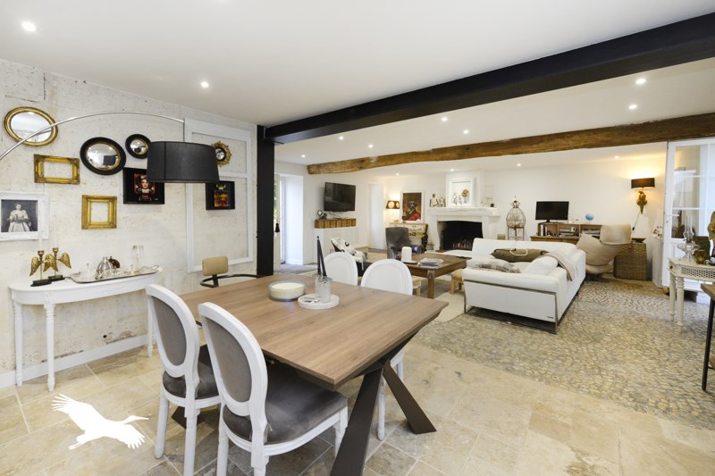 Vente Maison RUELLE SUR TOUVRE - 5 pièces -220 m² - (16600)