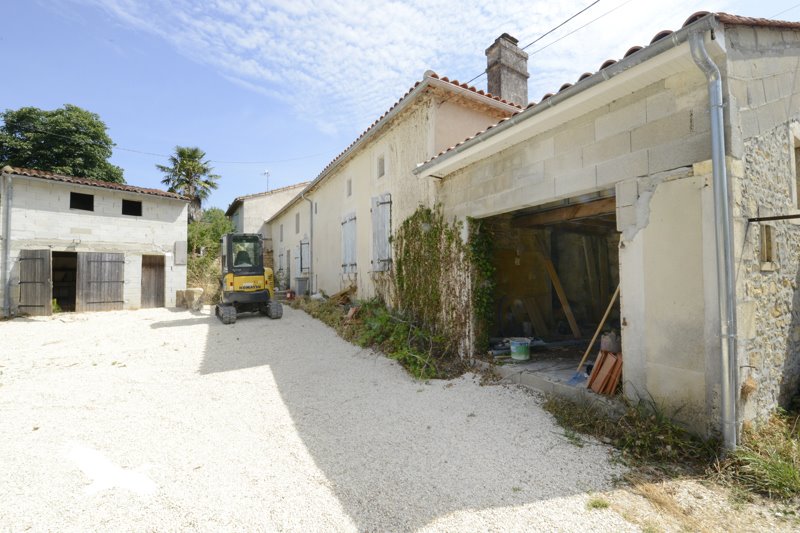 Vente Maison TOUVRE - 6 pièces -152 m² - (16600)