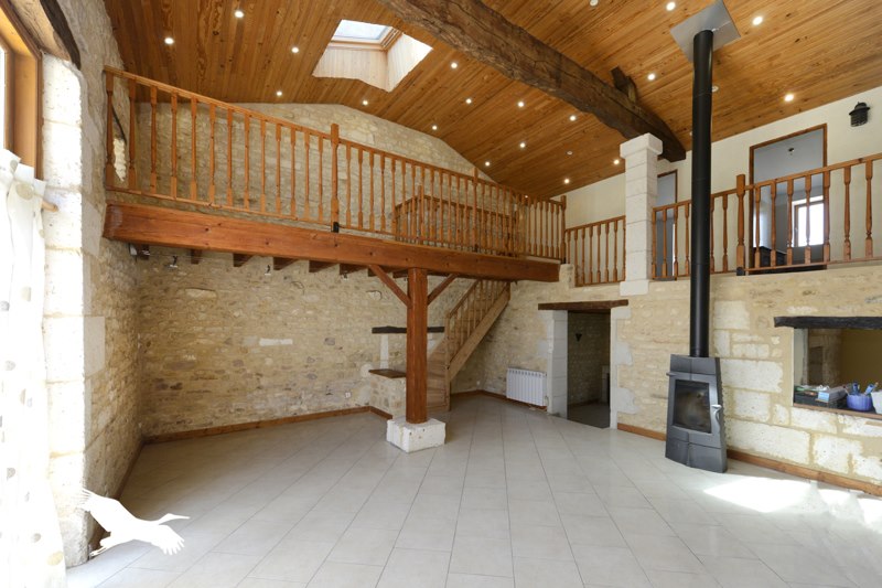 Vente Maison TOUVRE - 6 pièces -152 m² - (16600)