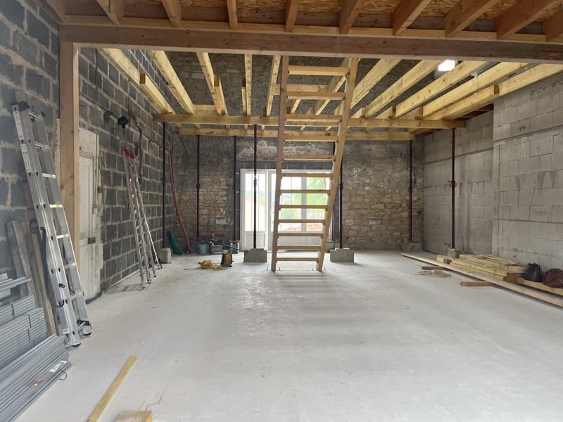Vente Grange RUELLE SUR TOUVRE - 3 pièces -190 m² - (16600)