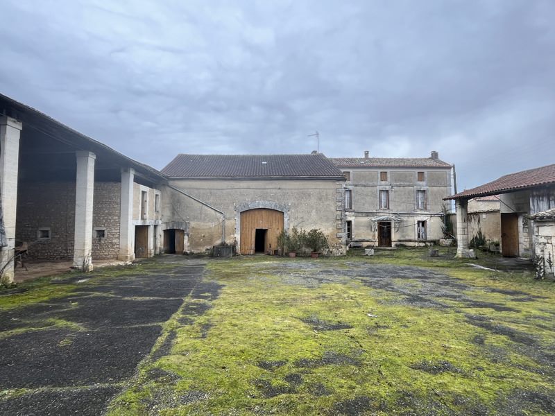 Vente Maison MORNAC - 7 pièces -127 m² - (16600)