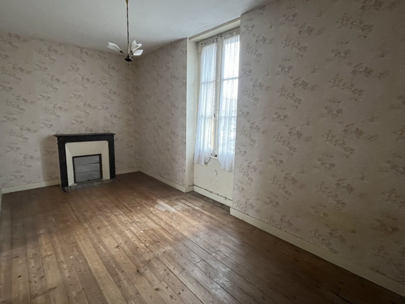Vente Maison MORNAC - 7 pièces -127 m² - (16600)