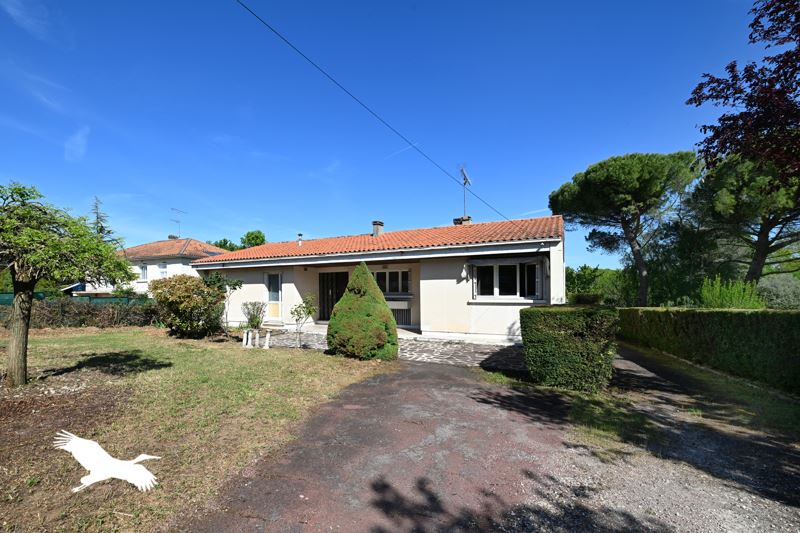 Vente Maison CHAMPNIERS - 6 pièces -143 m² - (16430)