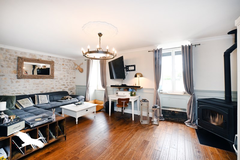 Vente Maison RUELLE SUR TOUVRE - 5 pièces -113 m² - (16600)