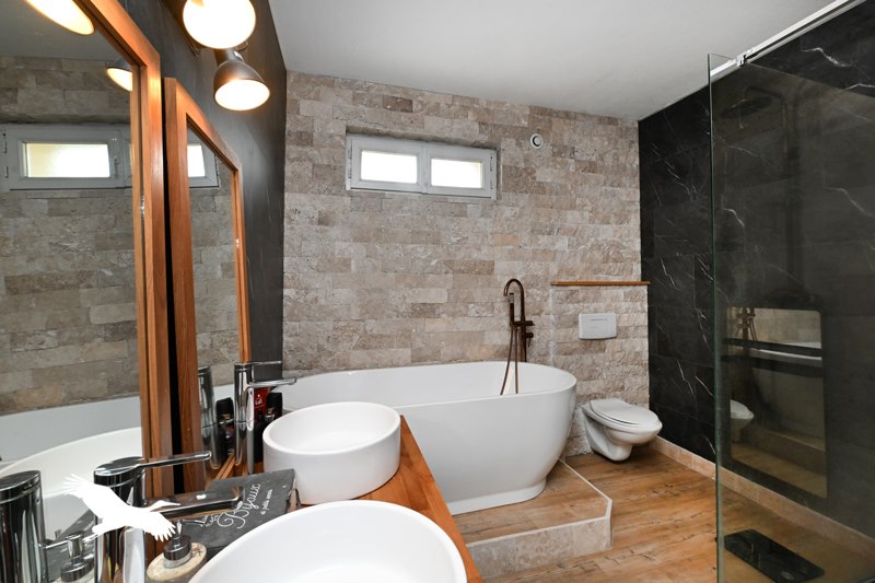 Vente Maison RUELLE SUR TOUVRE - 5 pièces -113 m² - (16600)