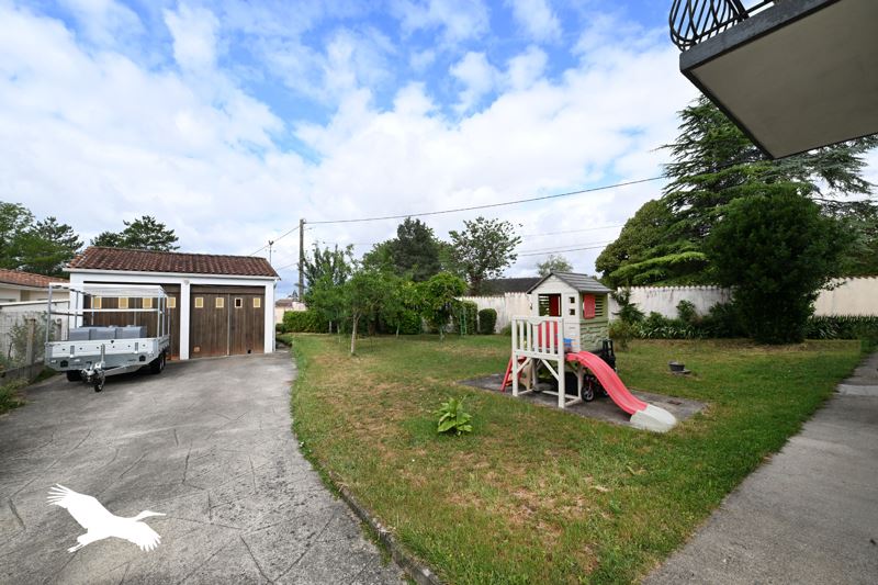Vente Maison RUELLE SUR TOUVRE - 5 pièces -136 m² - (16600)