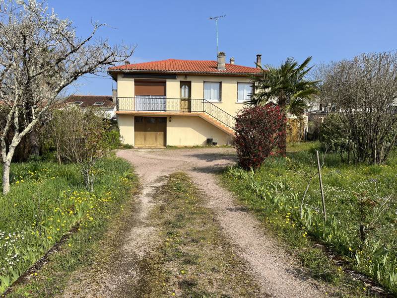 Vente Maison RUELLE SUR TOUVRE - 4 pièces -96 m² - (16600)