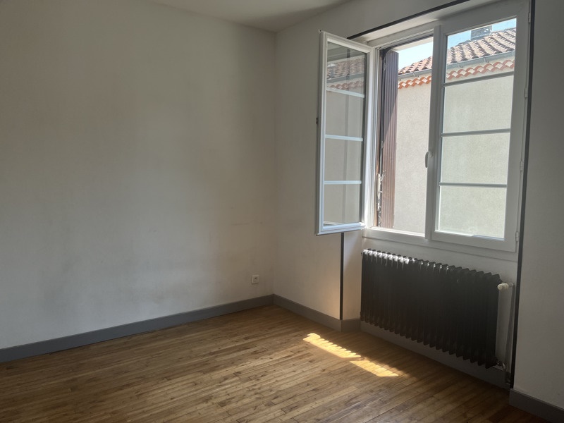 Vente Maison RUELLE SUR TOUVRE - 6 pièces -115 m² - (16600)