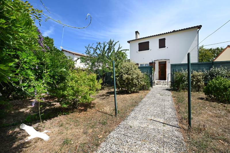 Vente Maison L ISLE D ESPAGNAC - 5 pièces -93 m² - (16340)