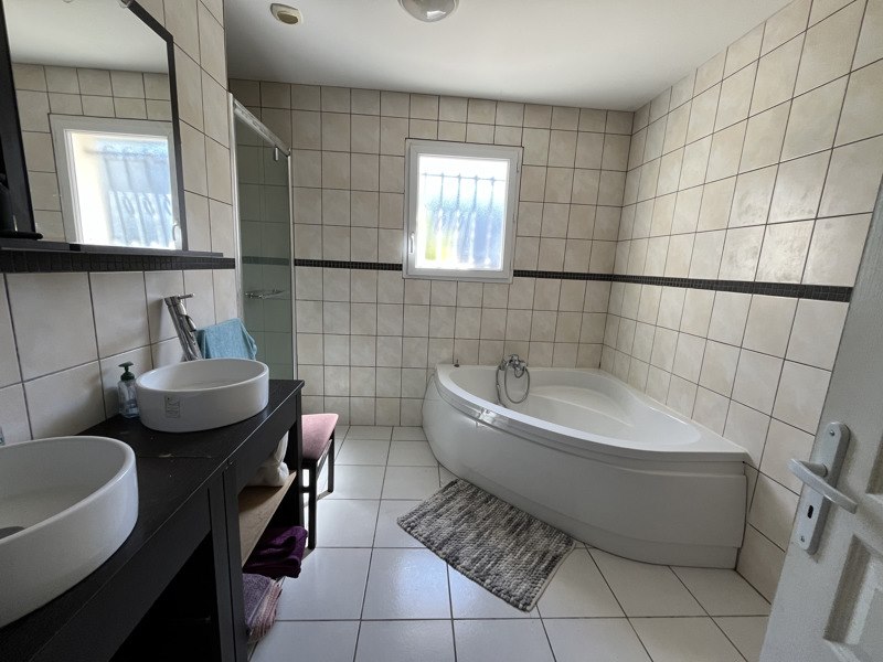 Vente Maison L ISLE D ESPAGNAC - 5 pièces -108 m² - (16340)