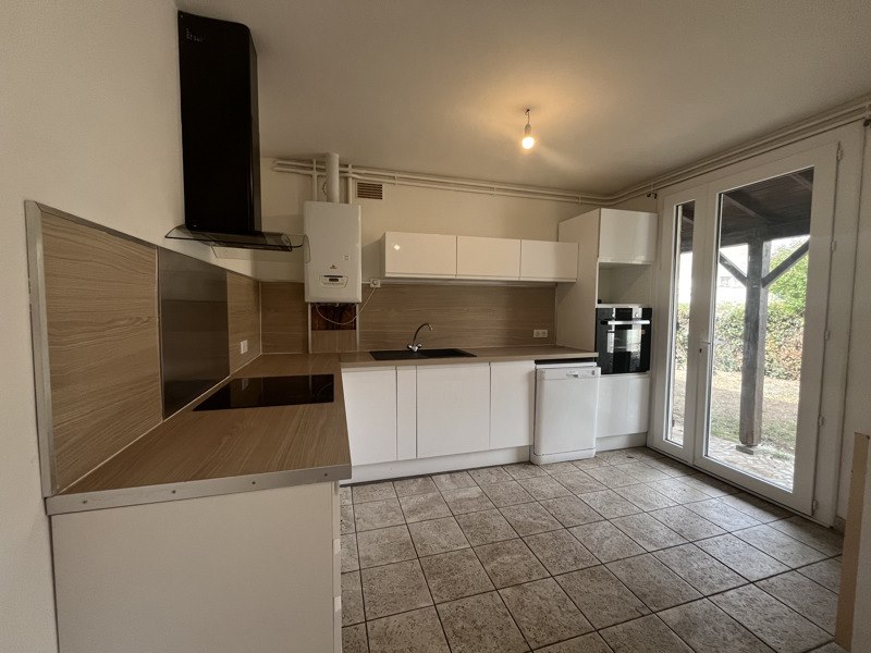 Vente Maison RUELLE SUR TOUVRE - 5 pièces -106 m² - (16600)