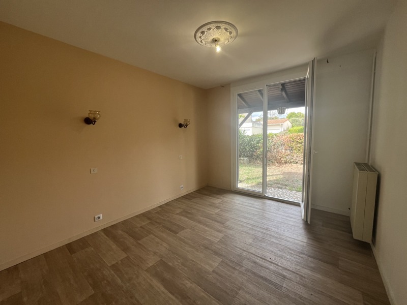 Vente Maison RUELLE SUR TOUVRE - 5 pièces -106 m² - (16600)