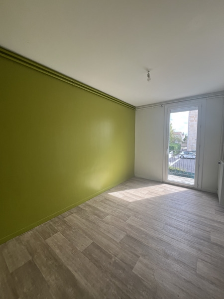 Vente Maison RUELLE SUR TOUVRE - 5 pièces -106 m² - (16600)