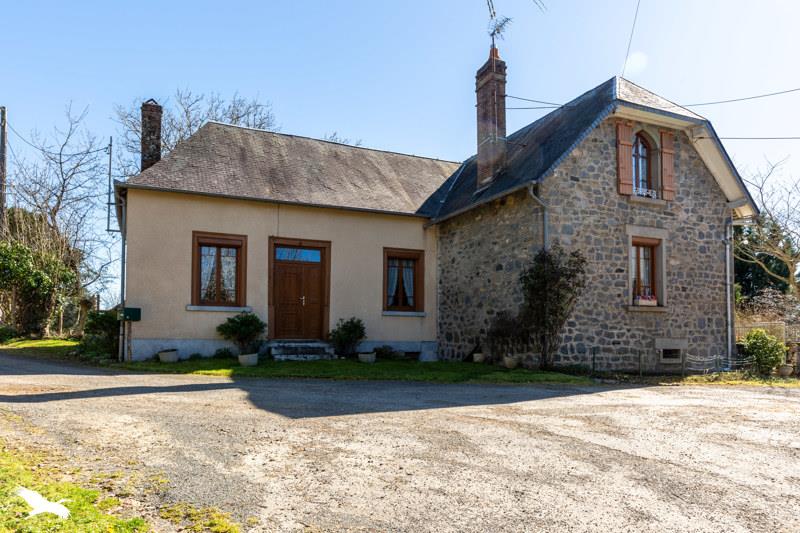 Vente Maison ST JULIEN LE VENDOMOIS - 7 pièces -176 m² - (19210)