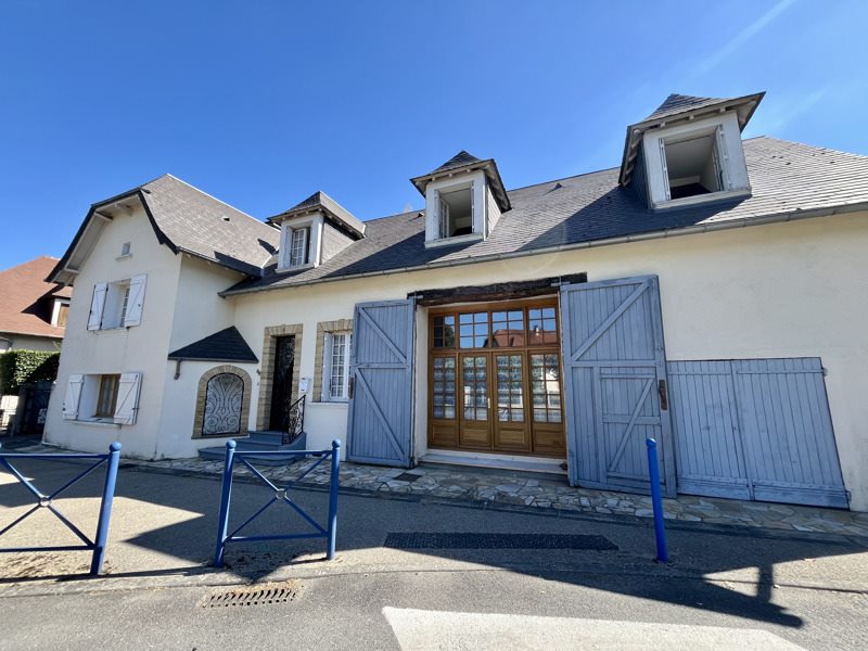 Vente Maison ARNAC POMPADOUR - 7 pièces -172 m² - (19230)
