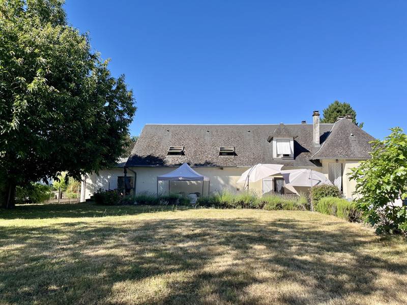 Vente Maison ARNAC POMPADOUR - 7 pièces -172 m² - (19230)