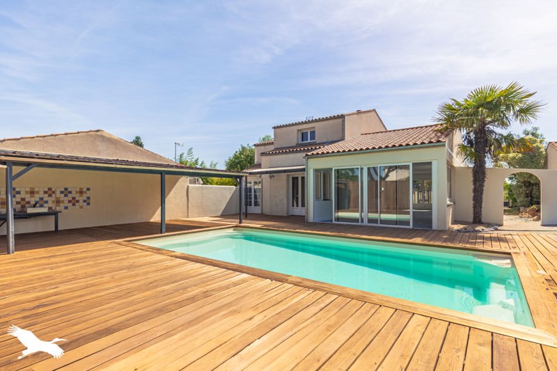 Vente Maison YVES - 7 pièces -175 m² - (17340)