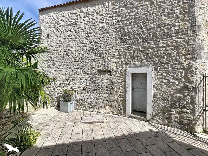 Immeuble 2 pièces 195 m² · à Angoulins · 195 m² · 585 000 €