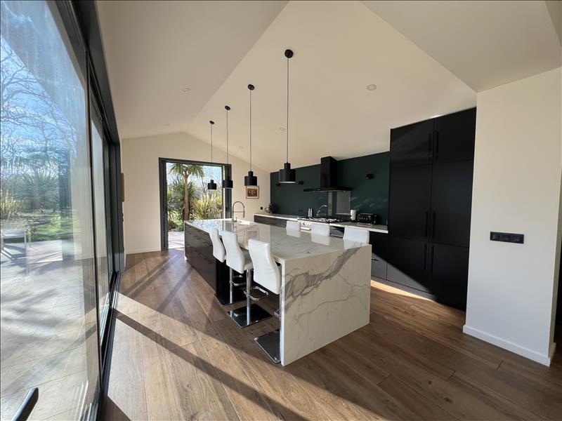 Vente Maison GRAYAN ET L HOPITAL - 5 pièces -198 m² - (33590)