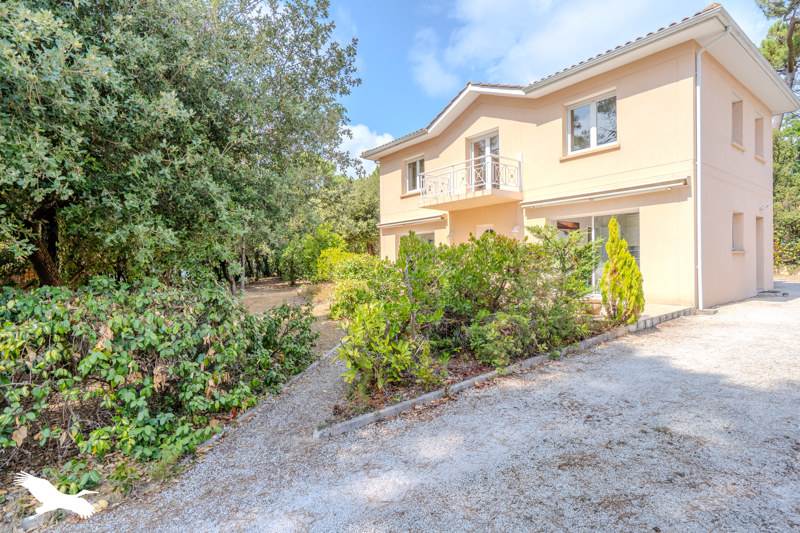 Vente Maison SOULAC SUR MER - 7 pièces -182 m² - (33780)
