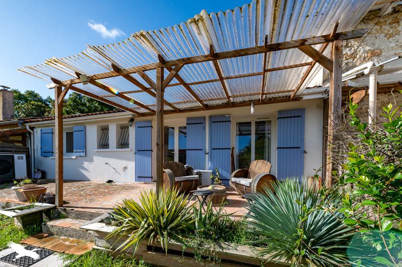 Vente Maison ORDONNAC - 4 pièces -94 m² - (33340)