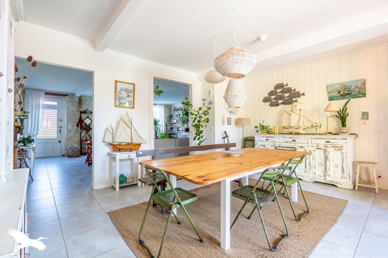 Vente Maison QUEYRAC - 7 pièces -254 m² - (33340)