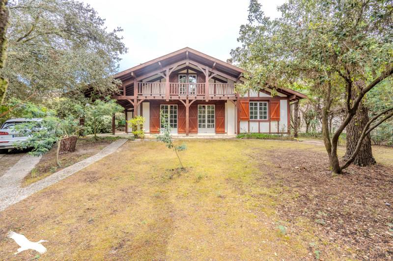 Vente Maison SOULAC SUR MER - 6 pièces -134 m² - (33780)