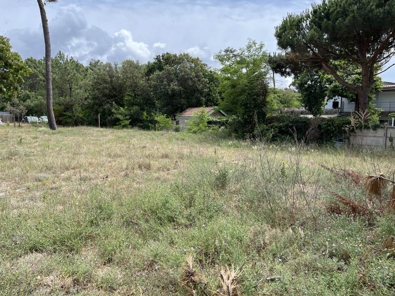 Vente Terrain SOULAC SUR MER - -571 m² - (33780)