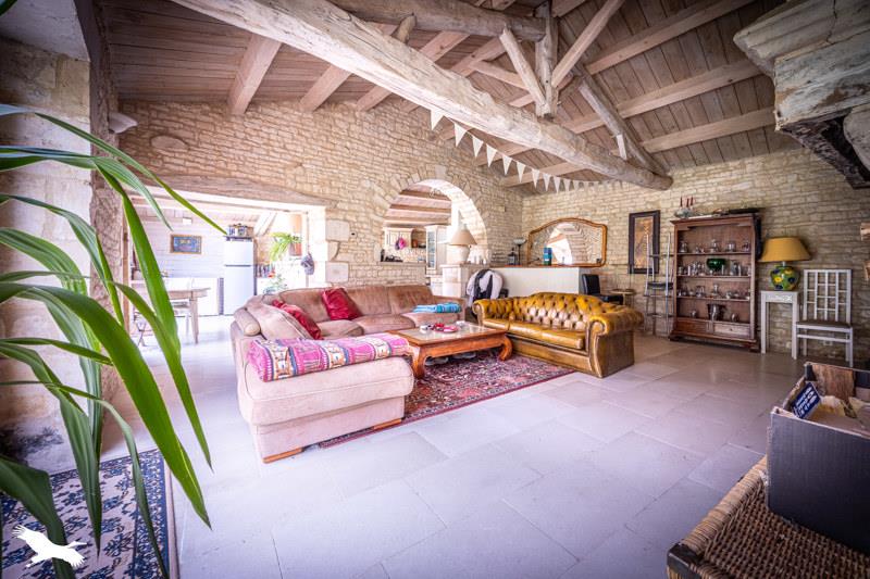 Vente Maison MONTROY - 8 pièces -264 m² - (17220)