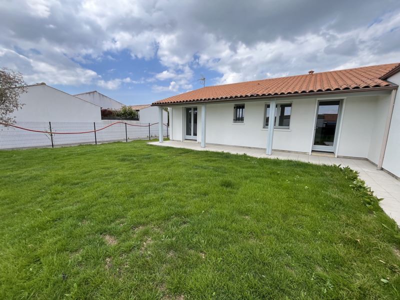 Vente Maison ST ROGATIEN - 6 pièces -155 m² - (17220)