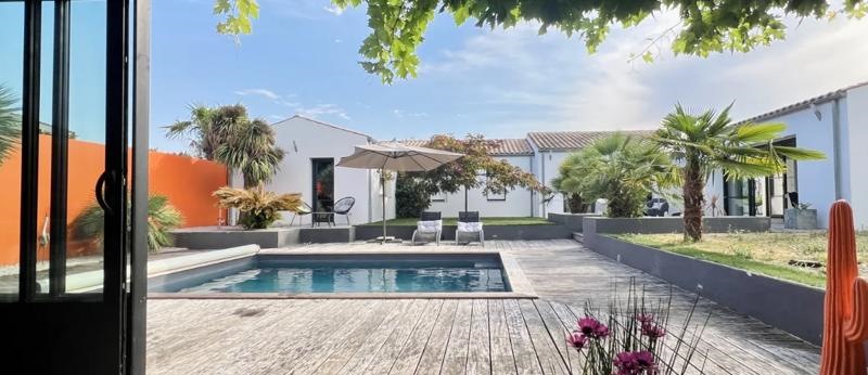 Vente Maison Bourgneuf - 8 pièces -196 m² - (17220)