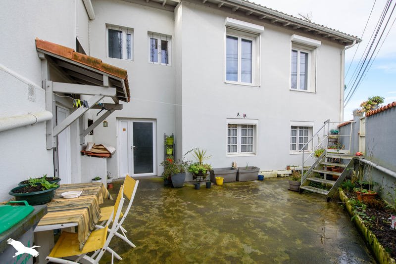 Maison 8 pièces 147 m² · à Hagetmau · 147 m² · 244 000 €