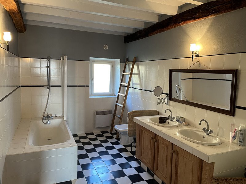 Vente Maison COUDURES - 9 pièces -287 m² - (40500)