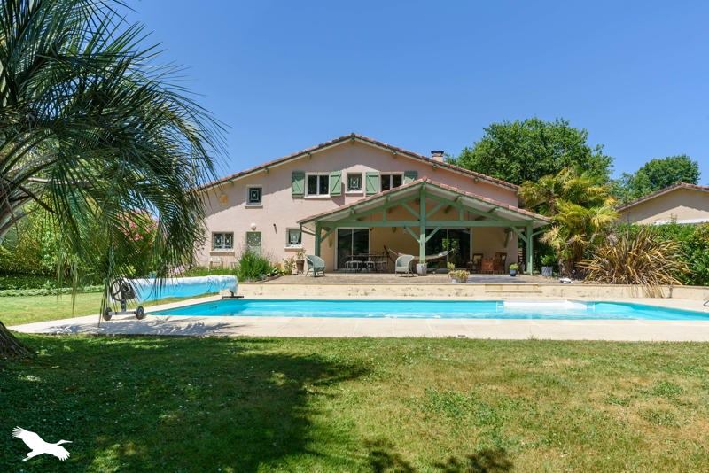 Vente Maison HAGETMAU - 6 pièces -184 m² - (40700)