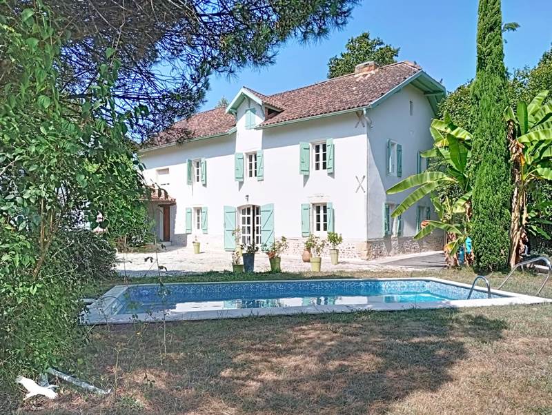 Vente Maison SERRES GASTON - 6 pièces -220 m² - (40700)